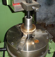 Key way slotting of Worm Gear on Slotter